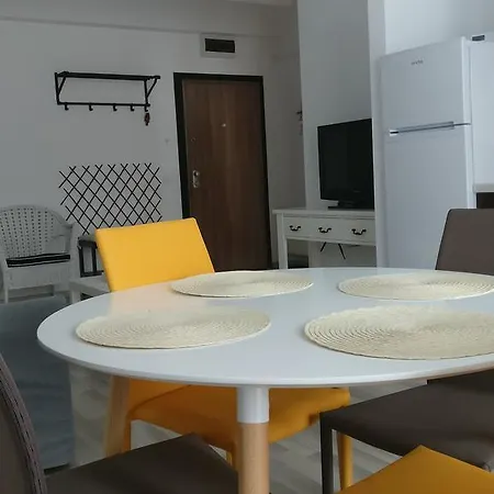 Mamaia Summerland Apartment