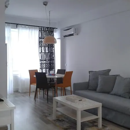 Mamaia Summerland Apartment